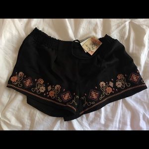 Black Flowy Shorts (floral pattern) size: M